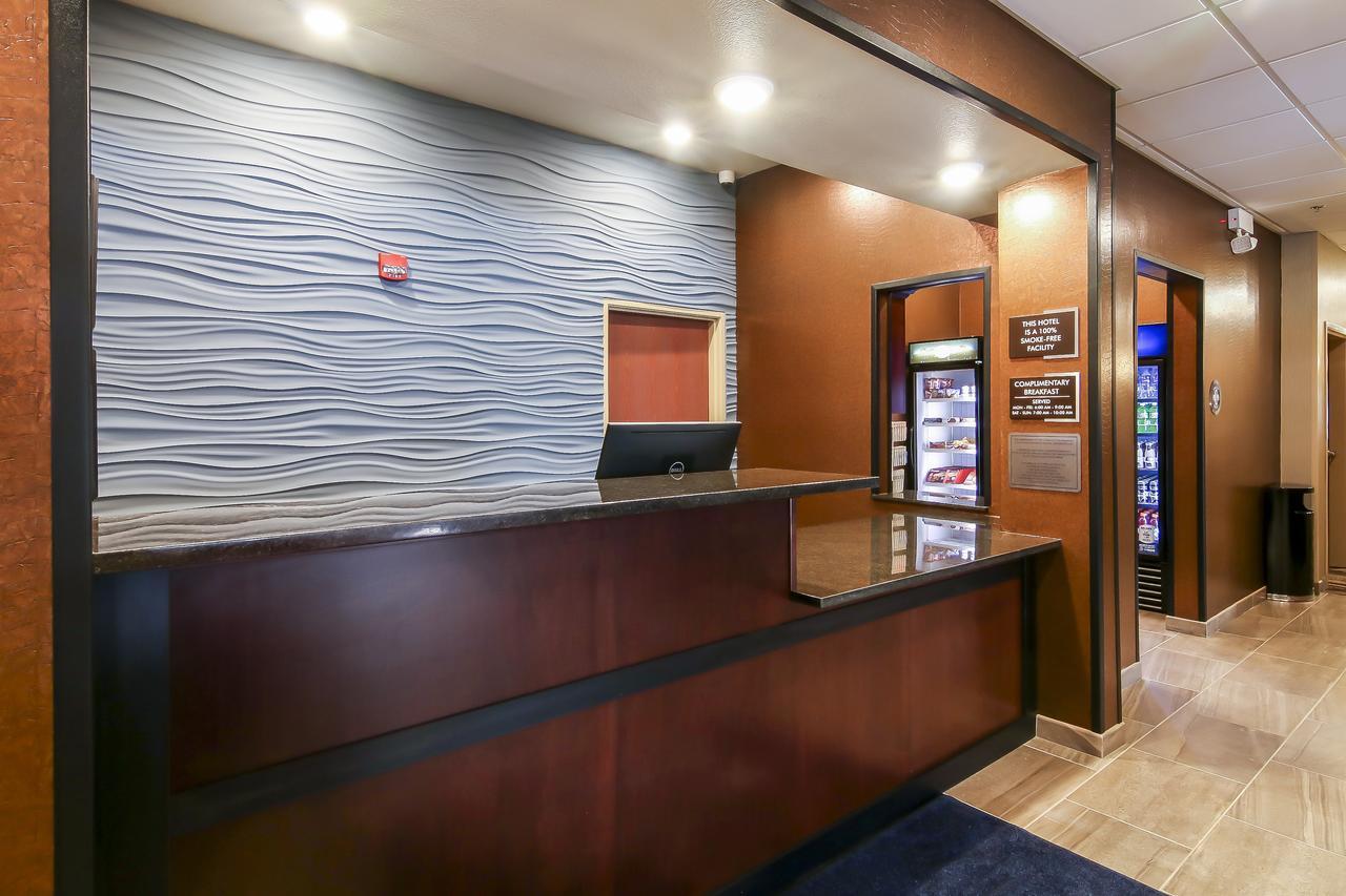 Cobblestone Inn & Suites - Menomonie/Uw-Stout Eksteriør bilde