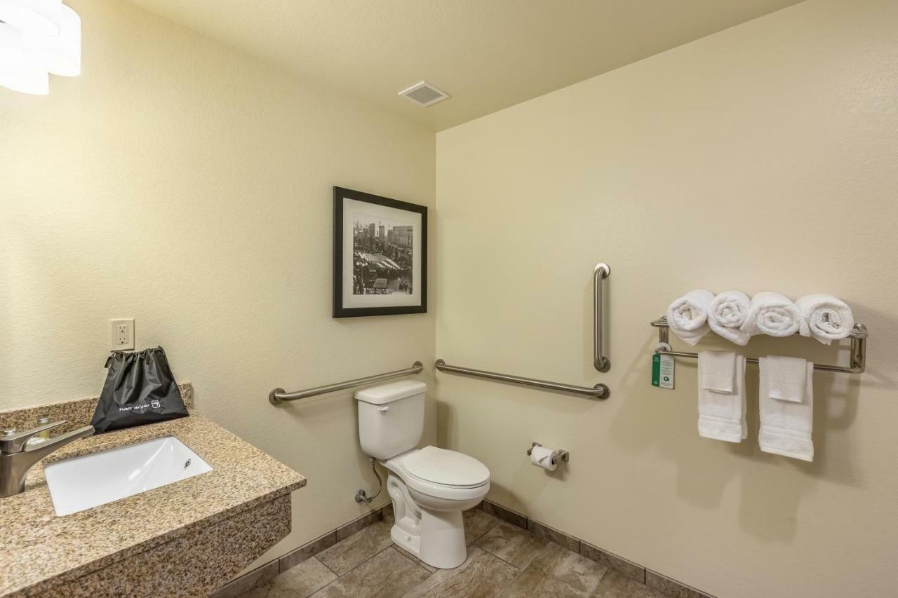 Cobblestone Inn & Suites - Menomonie/Uw-Stout Eksteriør bilde