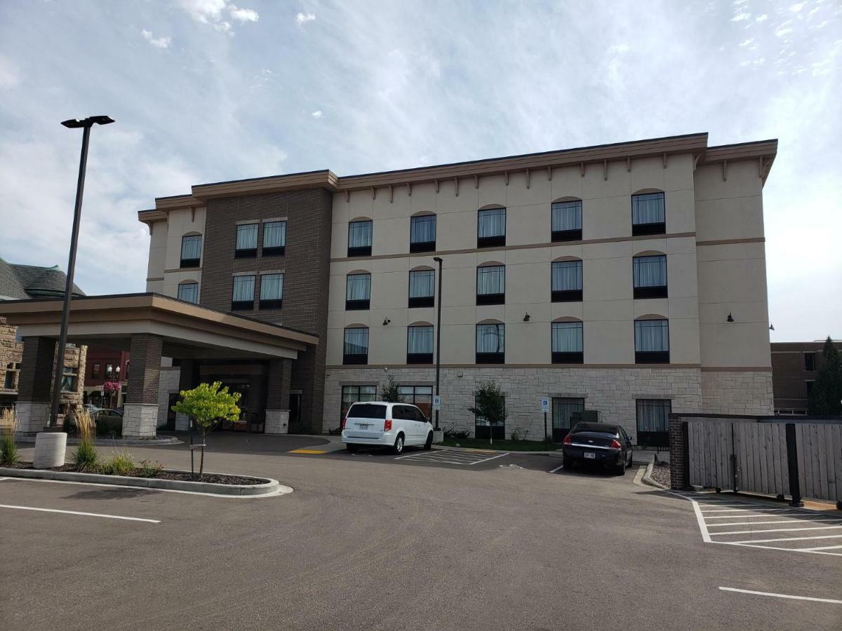 Cobblestone Inn & Suites - Menomonie/Uw-Stout Eksteriør bilde